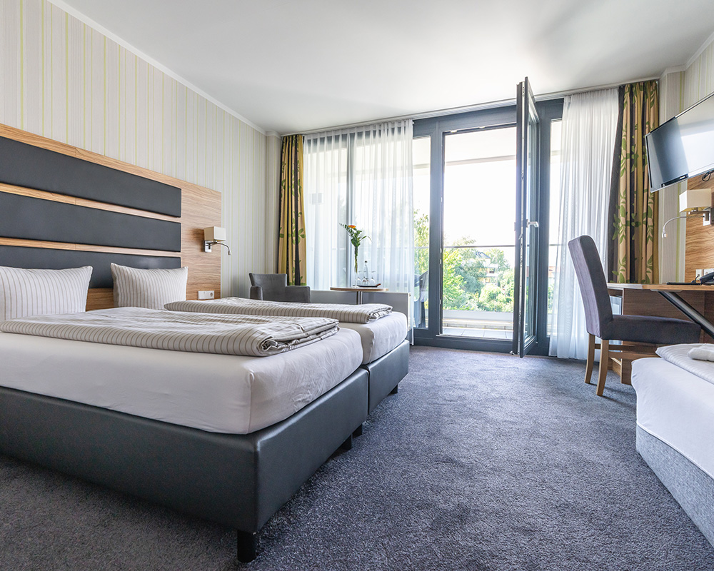 Blick in ein Hotelzimmer des Seehotel Forst in Bruchsal