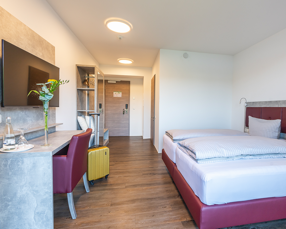 Blick in ein Hotelzimmer des Seehotel Forst in Bruchsal